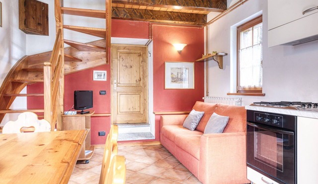 Nice apartment for 5 people with TV, balcony, pets allowed and panoramic view
