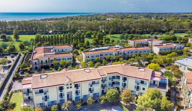 Nice apartment for 6 guests with A/C, WIFI, TV and balcony