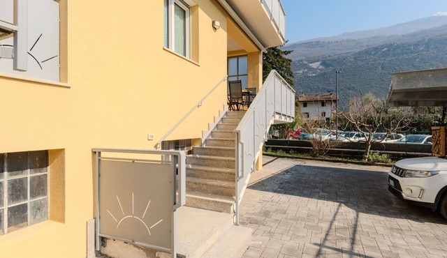 Nice apartment for 8 guests with WIFI, A/C, TV and patio