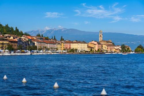 Niko's House Salò near Lake & beach - Happy Rentals