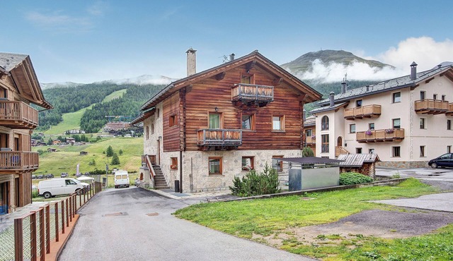 Pet-Friendly Apartment "Castagne Baitel li Pigna" with Mountain View
