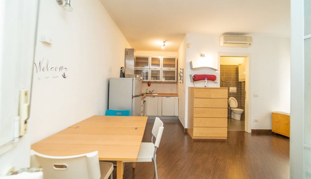 Quiet apartment near fondazione prada