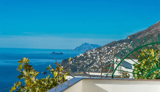 Raphael House, terrace with solarium and sea view