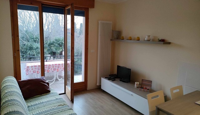 Residence Florida B5-200m to lake. balcony, AC