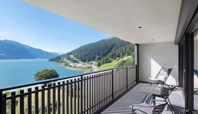 Residence Froy Apartment 9 – Lake View, Whirlpool & Breakfast Included