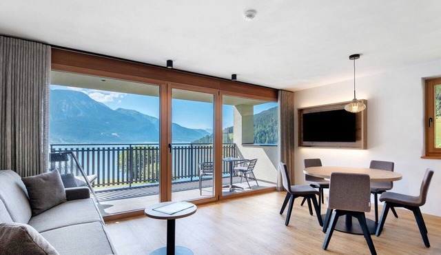 Residence Froy Apartment 6 – Lake View, Whirlpool & Breakfast Included
