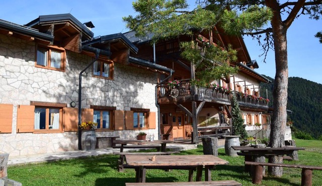 Rifugio Predaia Ai Todes'ci