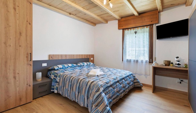 Room 'Monte Grappa View' with Mountain View, Wi-Fi and Air Conditioning