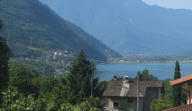 Spacious 4-bedroom country house in charming Novate Mezzola