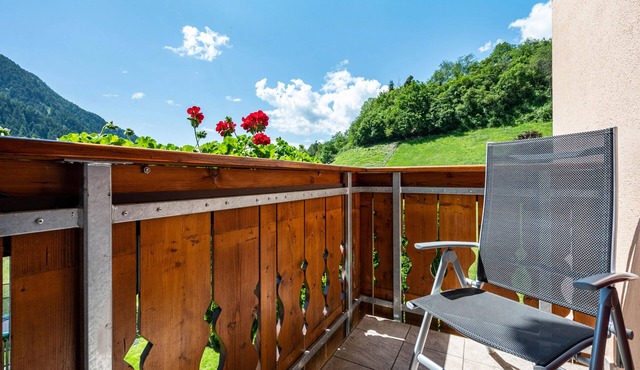 Studio Apartment "Talblick 2" with Mountain View, Garden and Wi-Fi