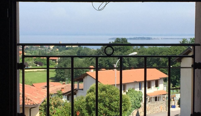 Stunning apartment with amazing views of Lake Garda