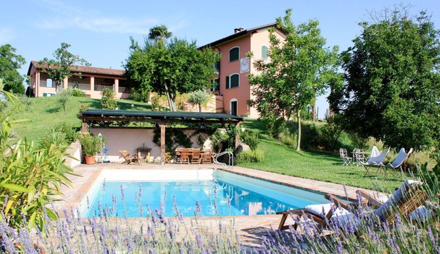 Stunning private villa for 14 people with private pool, WIFI, A/C, TV, patio and panoramic view