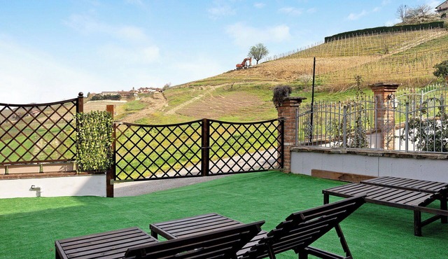 Stunning villa for 6 guests with WIFI, A/C, pool, TV, patio and panoramic view