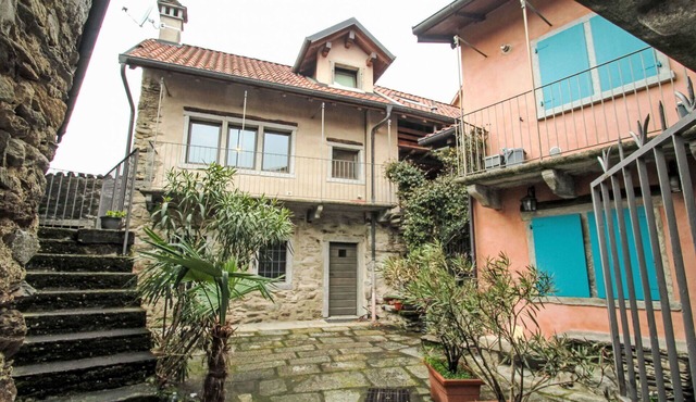 Stunning villa for 6 people with TV and patio