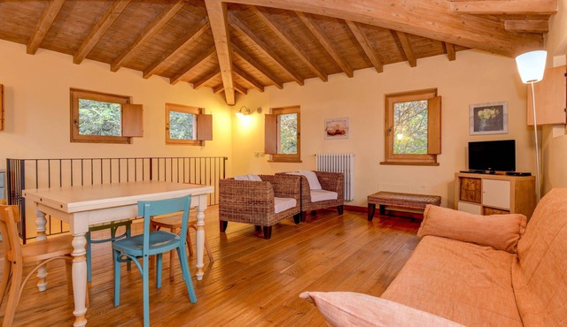 Stylish Apartment Torretta in Agriturismo Colleincanto