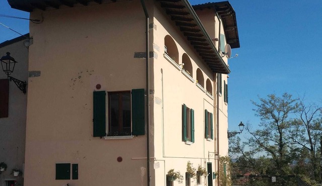 "Sunset in the Castle", three-room apartment near Lake Garda
