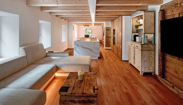 Thari House Dolomiti: Mountain Retreat with Spa, EV Charger & Private Wellness Area