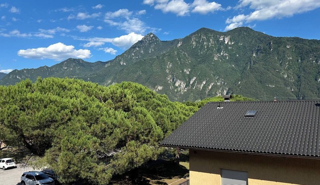 The ideal getaway for families, nestled between the lake and the mountains.