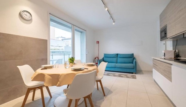 The Space🏖️ Welcome to your seaside home in Caorle!Imagine waking up to the scent of the sea, sipping a coffee at dawn on your private terrace, and diving into the pool under the summer sky while the sun caresses your skin… ✨🌊 The Dream Apart