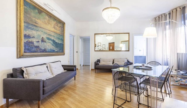 This recently renovated, beautiful, bright apartment has been completely redesigned. It is located on the 4th floor with elevator. There are three bedrooms: the first with a large double bed (180cmx200cm), the second bedroom has two single beds and the th