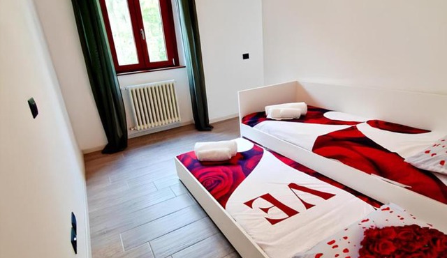 Tirano Family Hub - 8 Guests, Parking and View