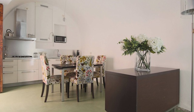 Torno - One Bedroom Apartment, Sleeps 5
