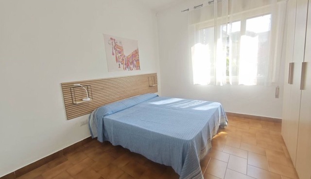 Two-bedroom flat a few steps from the beach