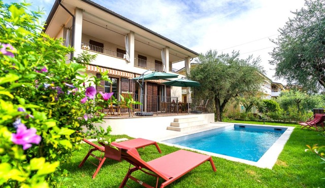 Villa Acqua Blu Gorgeous villa with ample garden