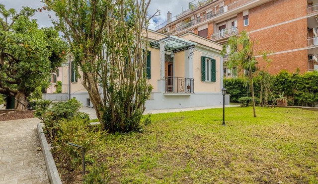 Villa Elisa your oasis with parking in town