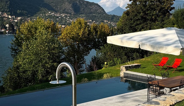 Villa Gea with pool overlooking the lake