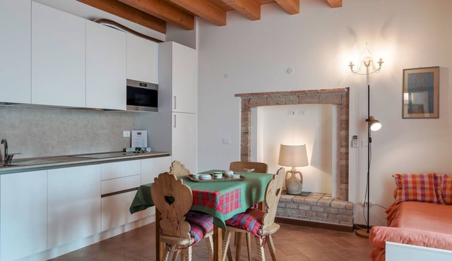 Zweizimmerwohnung mit zwei Einzelbetten und Schlafsofa by Interhome