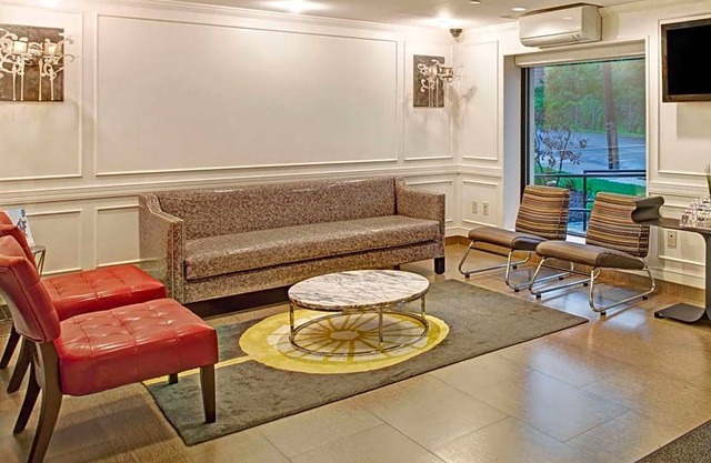 2-Star Hotel ∙ Ramada by Wyndham Staten Island