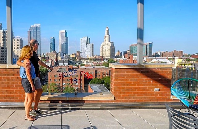 2-Star Hotel ∙ Fairfield Inn & Suites By Marriott New York Brooklyn