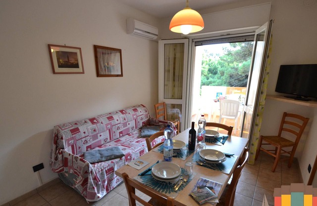 Apartment 2 bedrooms and pinewood view P2 38