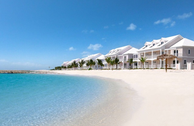 Beachfront - White Sand - Turquoise Water - Pool
