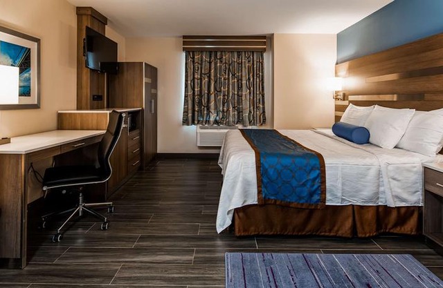 Best Western Plus Stadium Inn