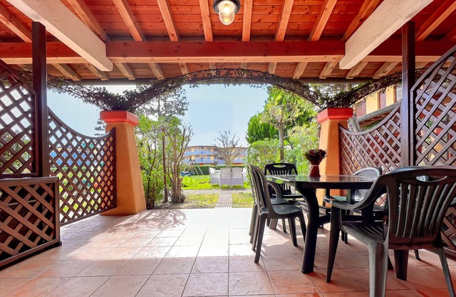 Borgo Stella Marina tree-room row villa with Wi-Fi and pool