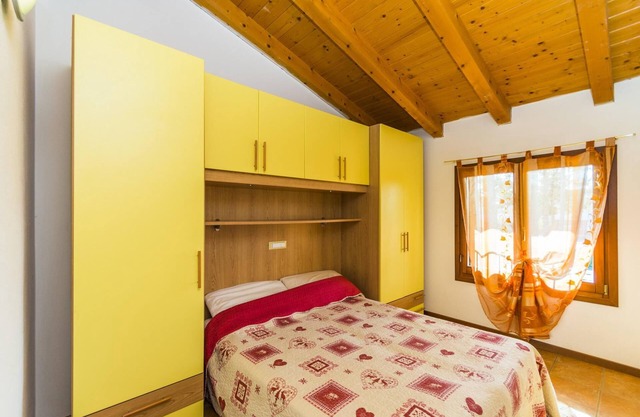 Borgo Stella Marina tree-room row villa with Wi-Fi and pool