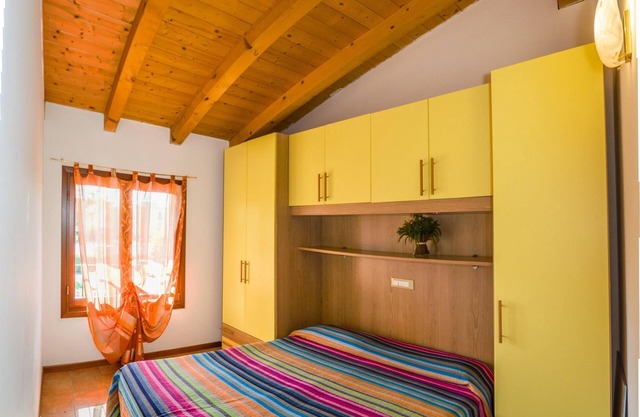 Borgo Stella Marina tree-room row villa with Wi-Fi and pool