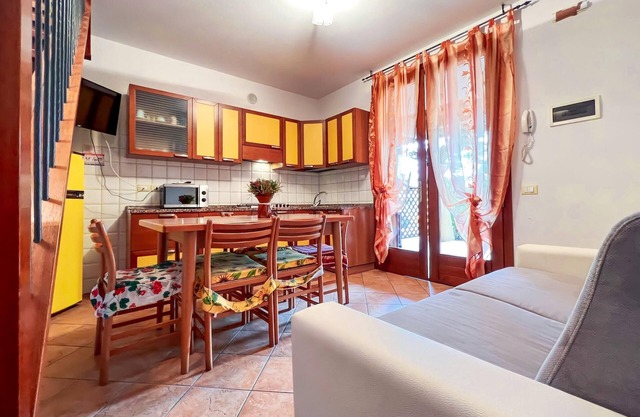 Borgo Stella Marina tree-room row villa with Wi-Fi and pool