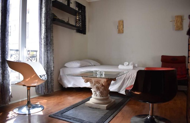 Bright Parisian Studio for 2