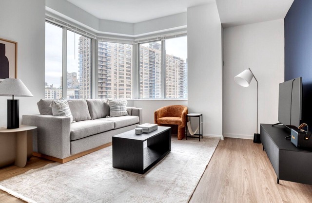 Bright UWS 1BR w/Gym, Elevator & DM, near Lincoln Center, by Blueground