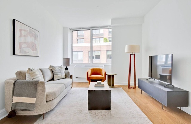 Charming UWS 1BR w/Gym & Doorman, walk to Julliard, by Blueground
