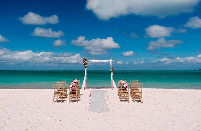 Courtyard by Marriott Nassau Downtown/Junkanoo Beach