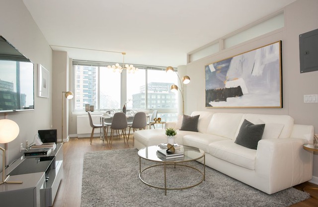 Designer luxurious 3 Bedroom Apartment with Gym, Doorman, Lincoln Center