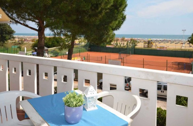 Holiday apartment mit Klimaanlage und Balkon