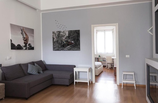 LOVELY FLAT SOLARI