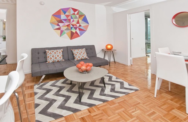 Luxurious Doorman Building-2 Bedroom-Lincoln Center-Gym-Columbus Circle