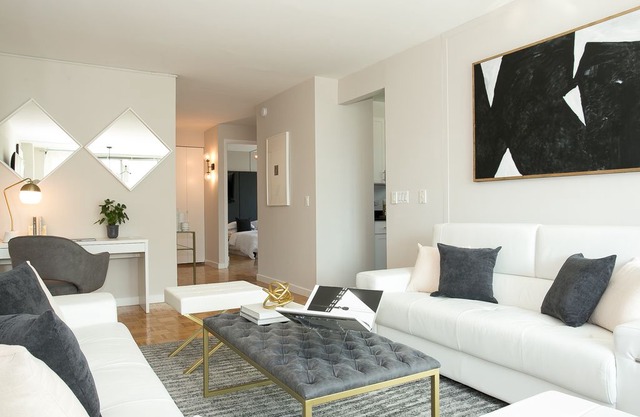 Luxurious Penthouse 3 Bedroom Apartment with Gym, Doorman, Lincoln Center