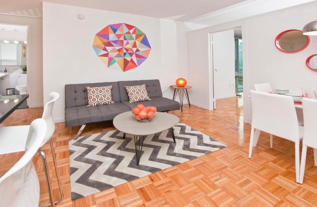 Luxurious Two Bedroom Apartment in Doorman Building - Lincoln Center